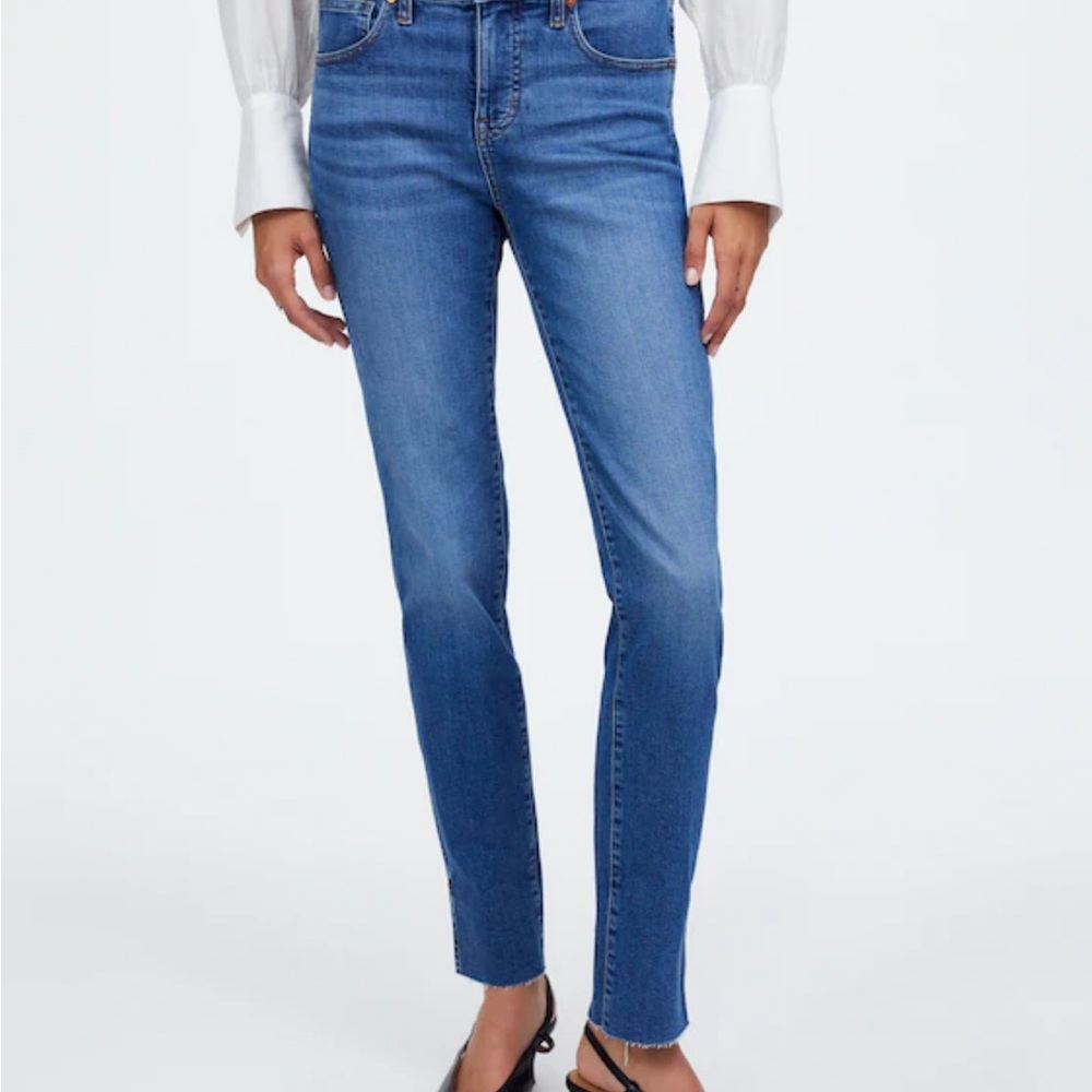 Madewell Women's Skinny Jeans in Blue. Stove Pipe Jeans 👖 
Hashdale Wash